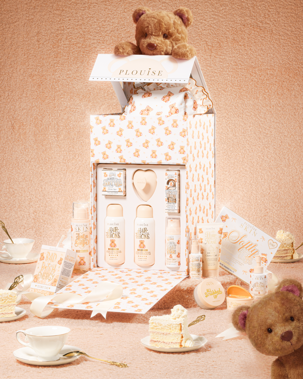 P.Louise Get Unteddy With Me Pełna kolekcja PR Box Zestaw upominkowy z misiami i herbatą na beżowym tle