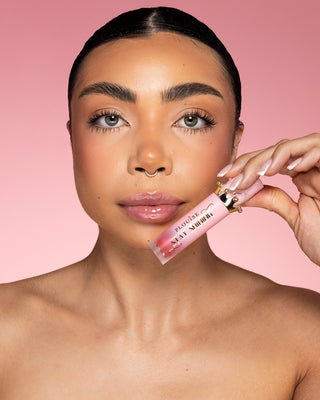 P. Louise pozostań lśniącym olejem na ustnie koronny