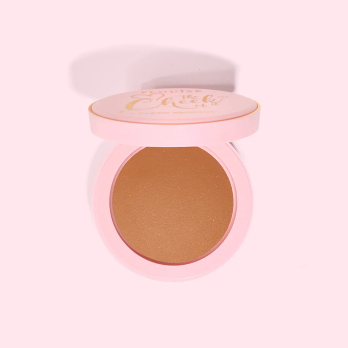 Kompaktowy puder wypiekany bronzer P.Louise w różowym etui na jasnoróżowym tle