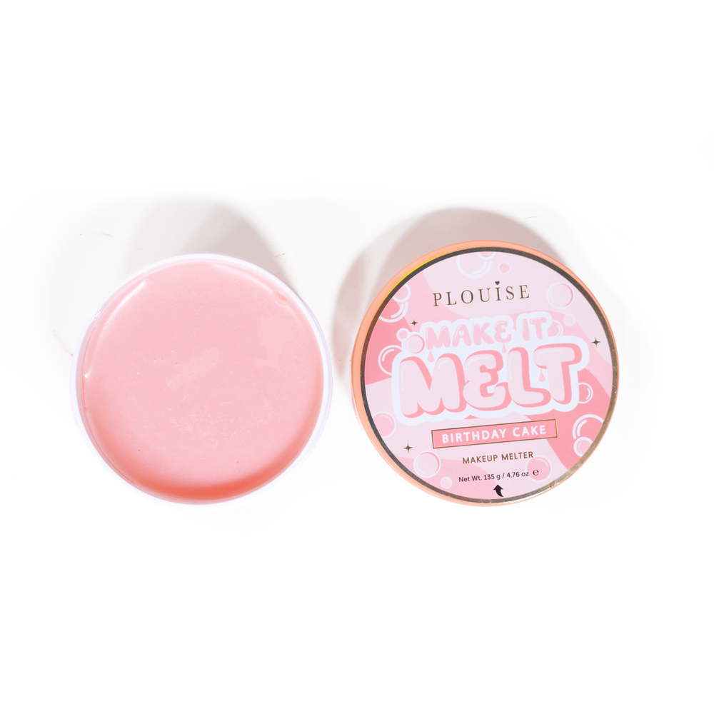 Otwarta tuba balsamu oczyszczającego P. Louise Make It Melt Makeup o zapachu pomarańczy na niebieskim tle