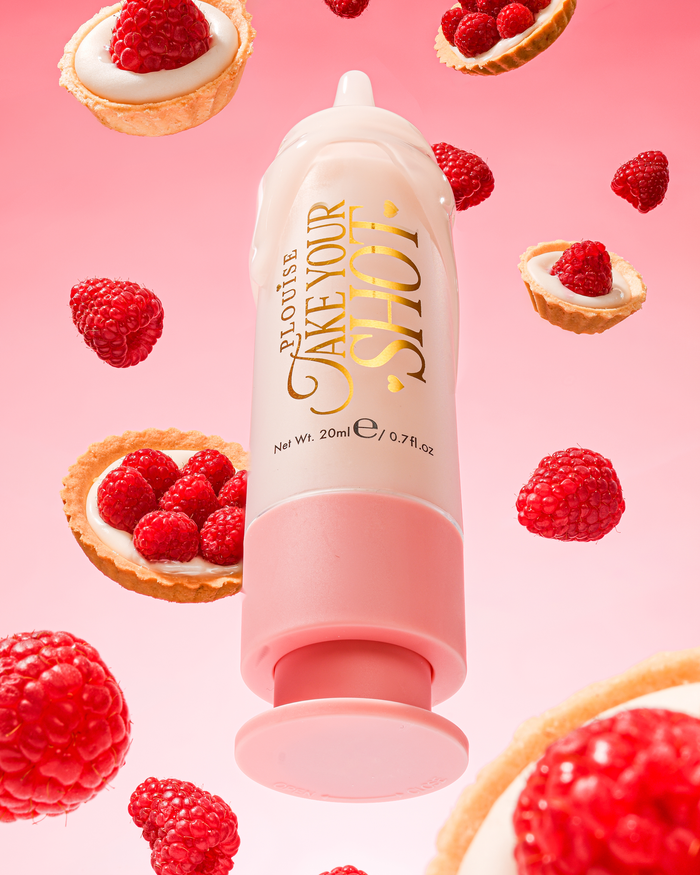 Lato podawane na słodko — spakuj walizkę Shit & Go i wyjdź z malinową tartą