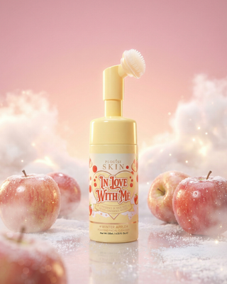 P. Louise zakochany w mnie pieniący się czyszczenie twarzy