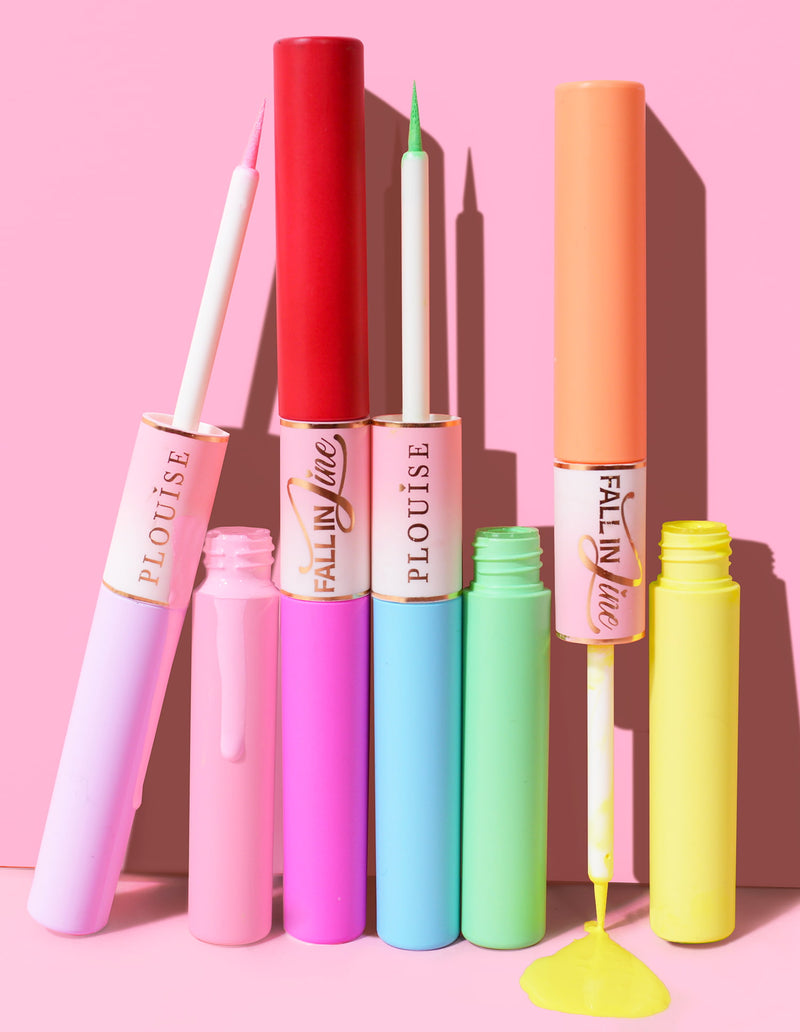 Kolorowy eyeliner w płynie Fall In Line z podwójną końcówką